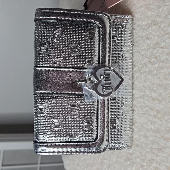 NWT Juicy Couture trifold silver - Picture 2 of 11